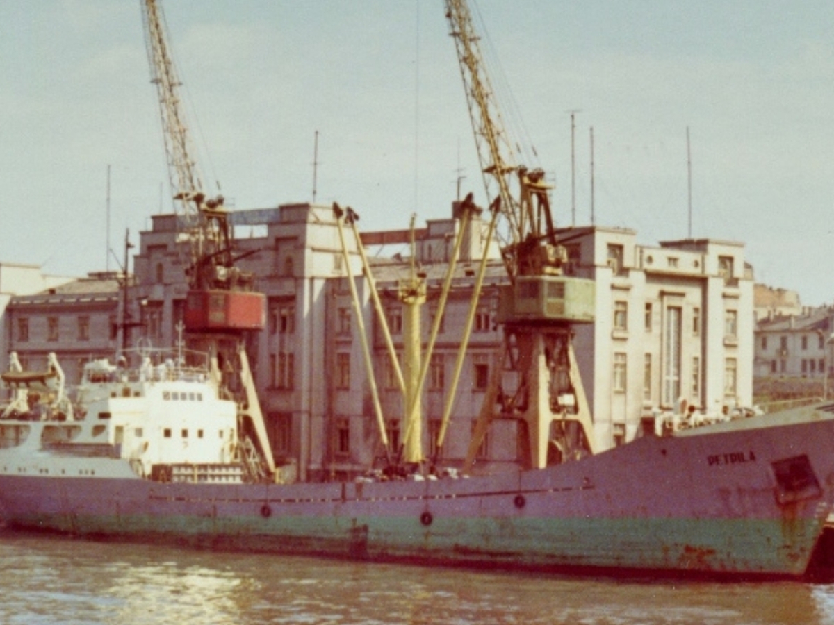 PETRILA, cargou de 1723 DTW, construit în 1964 la Turnu Severin